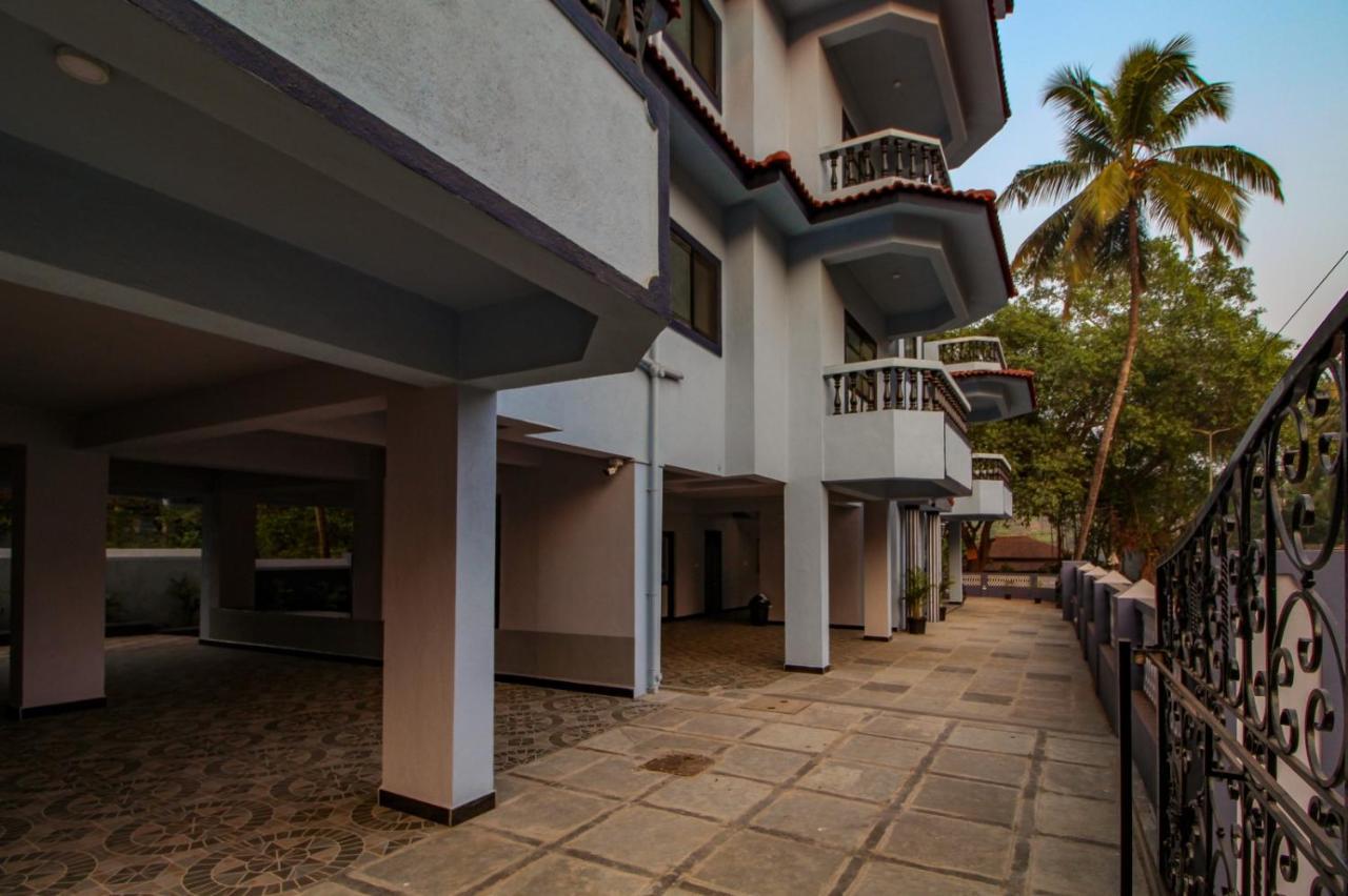 Monteiro Towers Hotel Candolim Bagian luar foto