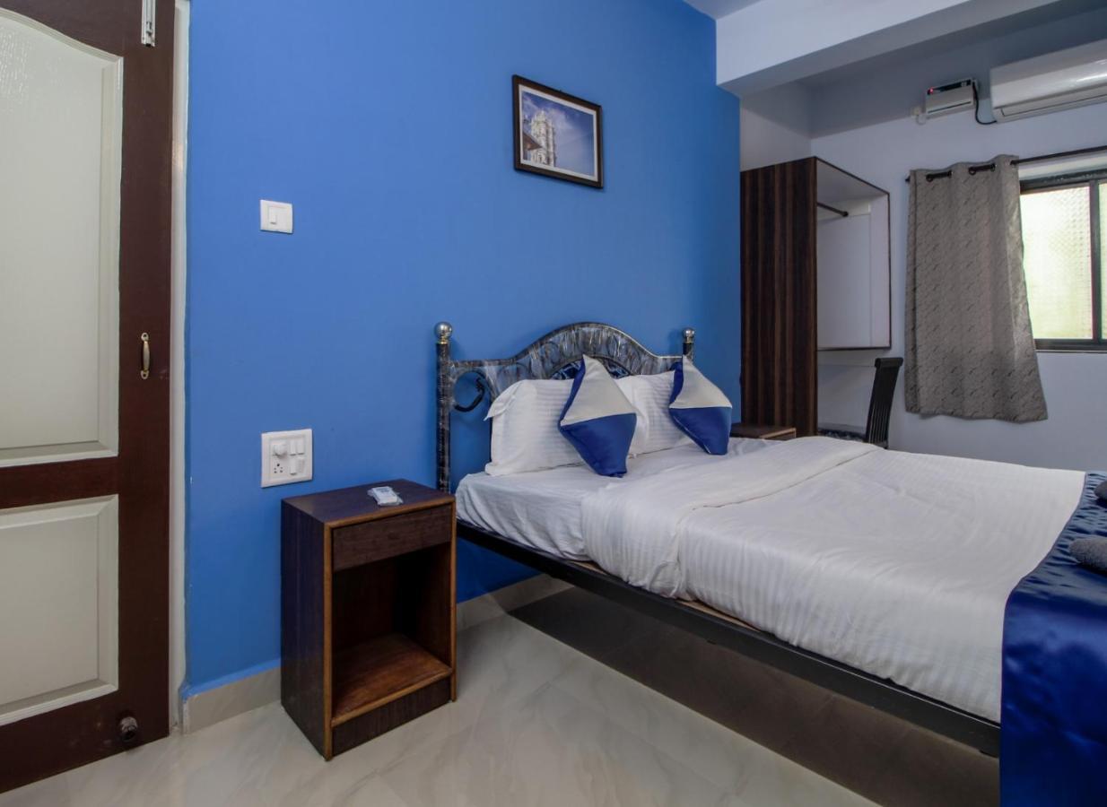 Monteiro Towers Hotel Candolim Bagian luar foto